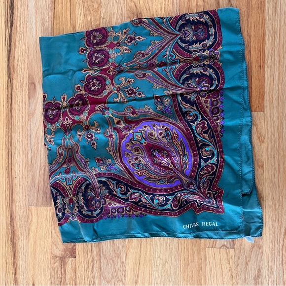 Multicolored dark green silk scarf - Picture 5 of 9